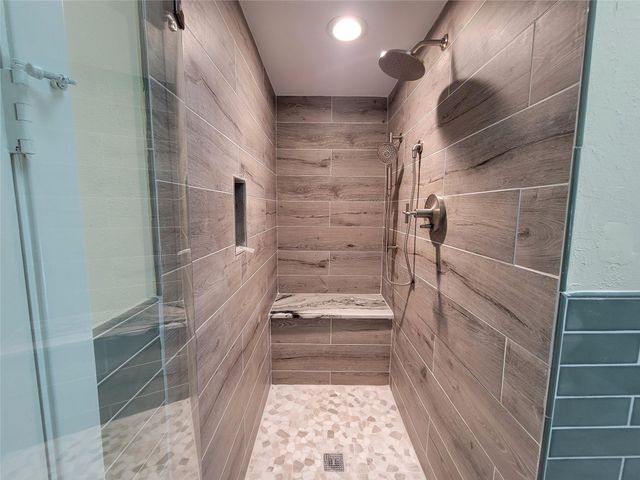 10 Dovewood Place, The Woodlands, TX 77381