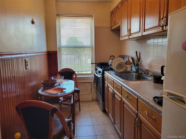 138-29 68th Drive 3C, Kew Garden Hills, NY 11367