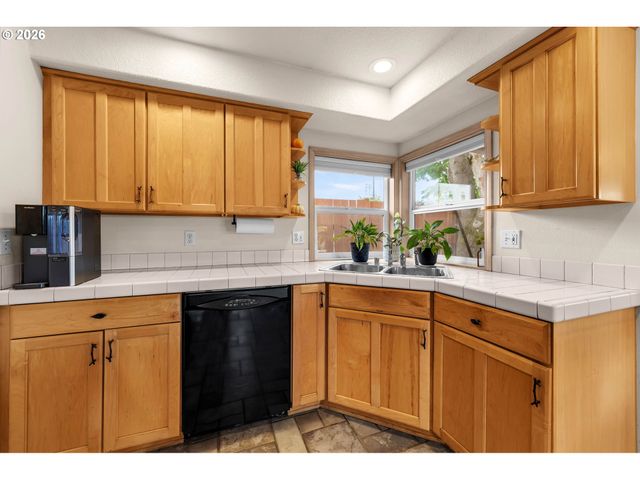 2701 WASHINGTON St, Vancouver, WA 98660