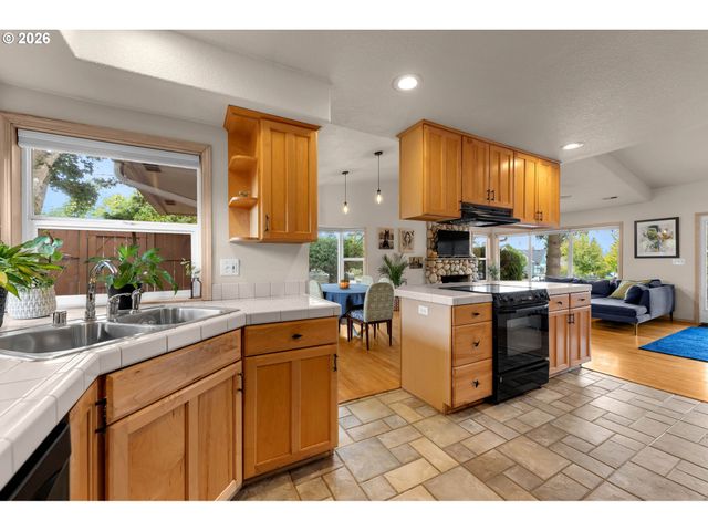 2701 WASHINGTON St, Vancouver, WA 98660