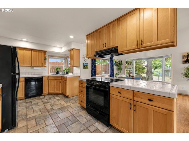 2701 WASHINGTON St, Vancouver, WA 98660