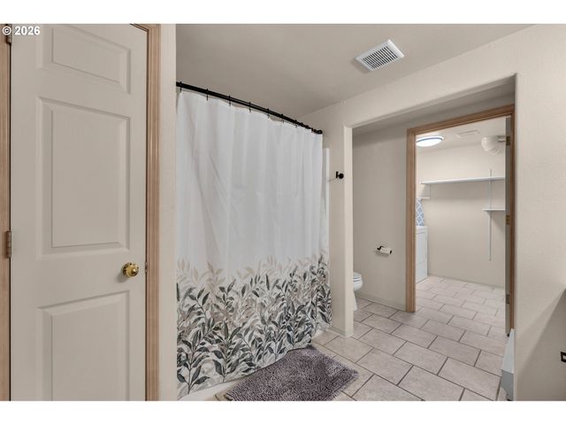 2701 WASHINGTON St, Vancouver, WA 98660