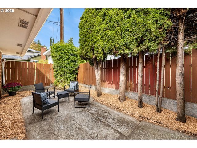 2701 WASHINGTON St, Vancouver, WA 98660