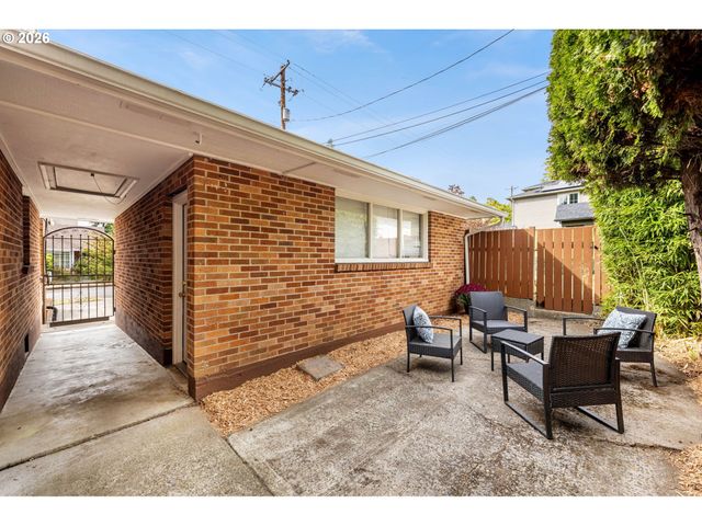 2701 WASHINGTON St, Vancouver, WA 98660