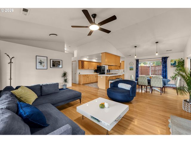 2701 WASHINGTON St, Vancouver, WA 98660