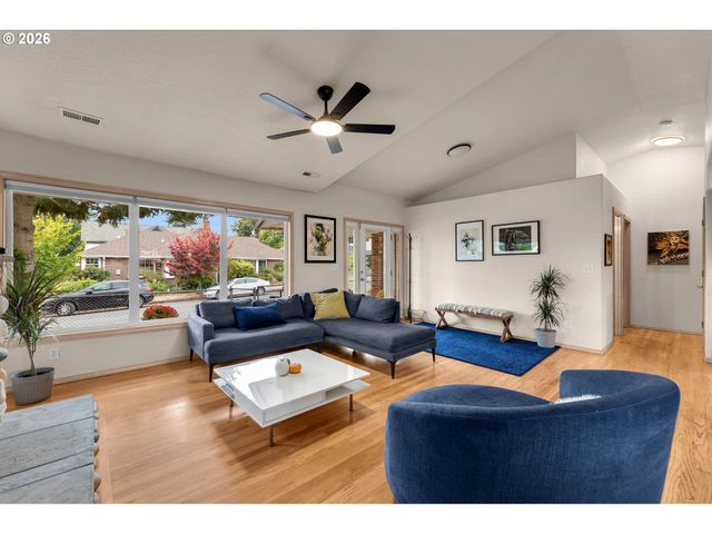 2701 WASHINGTON St, Vancouver, WA 98660