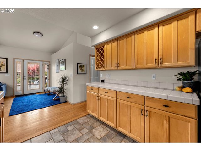 2701 WASHINGTON St, Vancouver, WA 98660