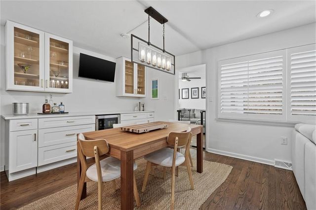 7651 Tomahawk Road, Prairie Village, KS 66208