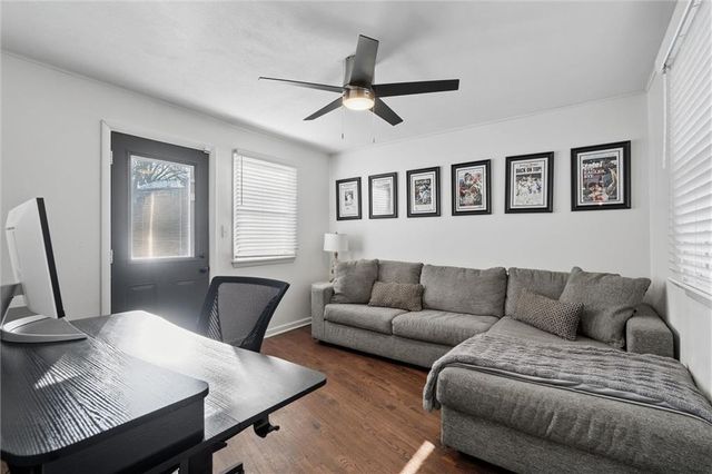 7651 Tomahawk Road, Prairie Village, KS 66208