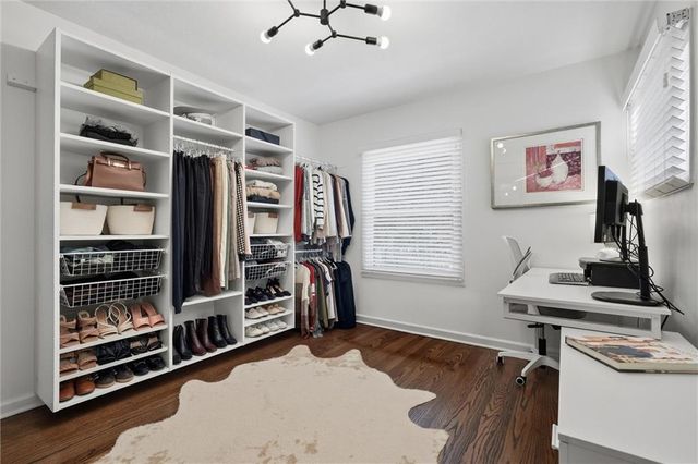 7651 Tomahawk Road, Prairie Village, KS 66208