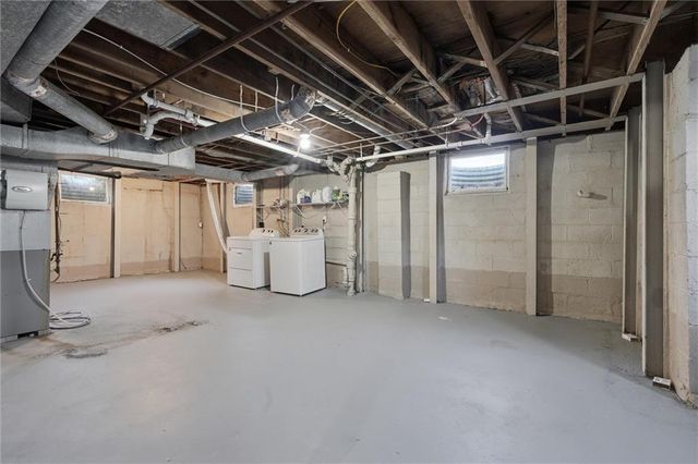 7651 Tomahawk Road, Prairie Village, KS 66208