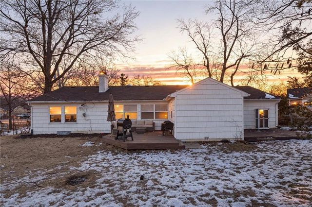 7651 Tomahawk Road, Prairie Village, KS 66208