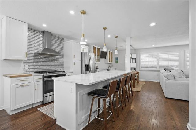 7651 Tomahawk Road, Prairie Village, KS 66208