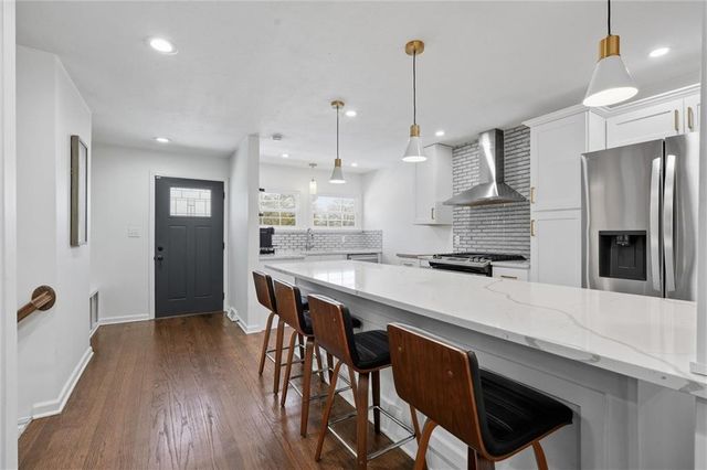 7651 Tomahawk Road, Prairie Village, KS 66208