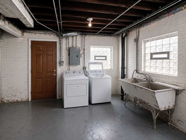 1819 East Avenue, Berwyn, IL 60402