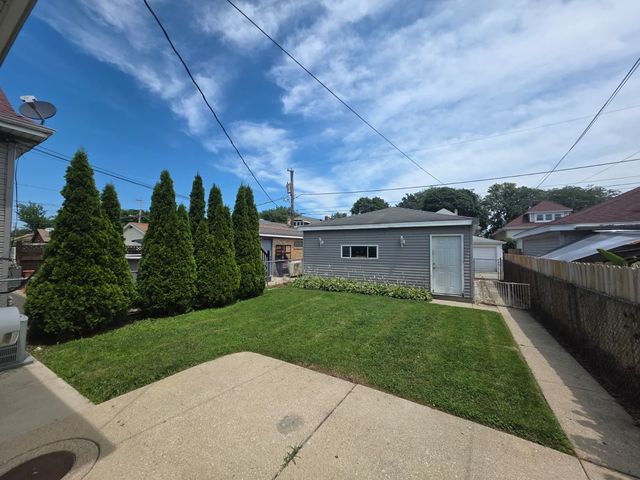 1819 East Avenue, Berwyn, IL 60402