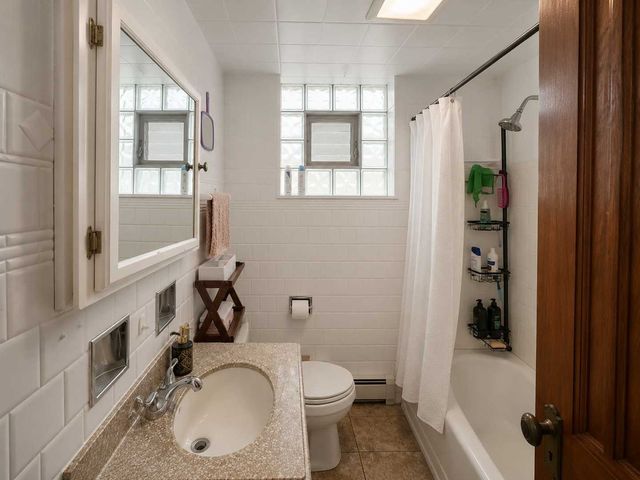 1819 East Avenue, Berwyn, IL 60402