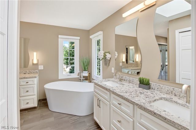 2931 Canterbury Court, Willoughby Hills, OH 44094