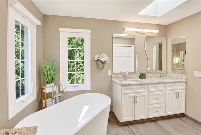 2931 Canterbury Court, Willoughby Hills, OH 44094