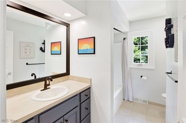 2931 Canterbury Court, Willoughby Hills, OH 44094