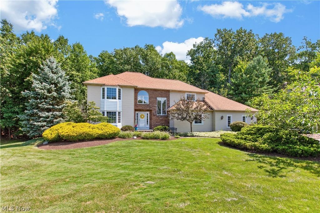 2931 Canterbury Court, Willoughby Hills, OH 44094
