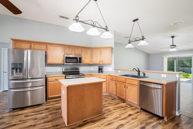 7292 Broadmoor Street, Navarre, FL 32566