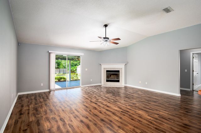 7292 Broadmoor Street, Navarre, FL 32566