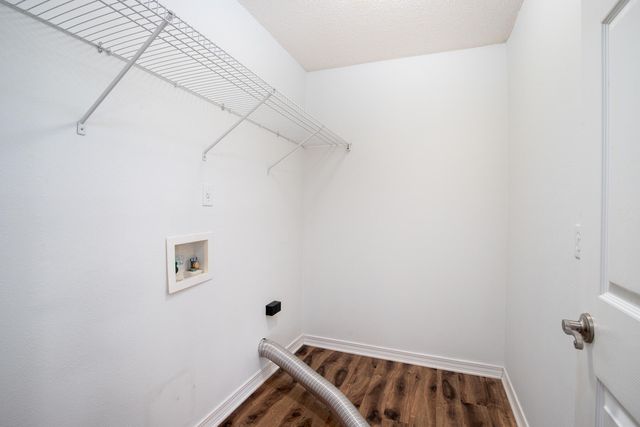 7292 Broadmoor Street, Navarre, FL 32566