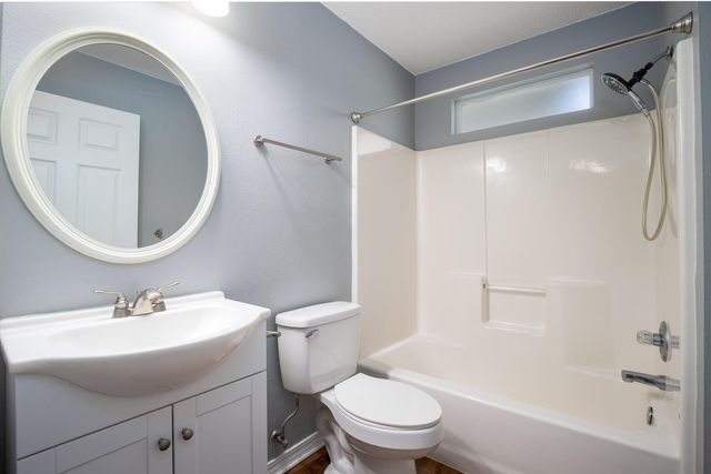 7292 Broadmoor Street, Navarre, FL 32566