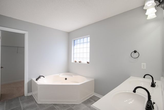 7292 Broadmoor Street, Navarre, FL 32566