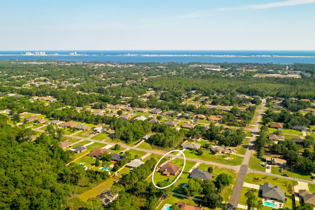 7292 Broadmoor Street, Navarre, FL 32566