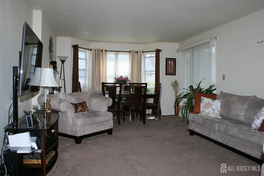 197 Bexley Lane, Piscataway, NJ 08854