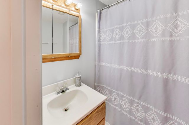 5723 Appledown Avenue, Portage, IN 46368