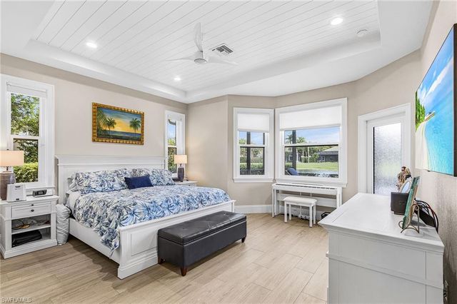 1799 Langford LN, Naples, FL 34109