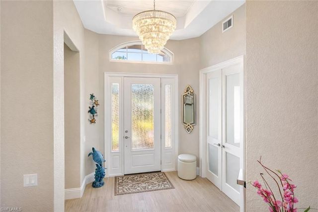 1799 Langford LN, Naples, FL 34109