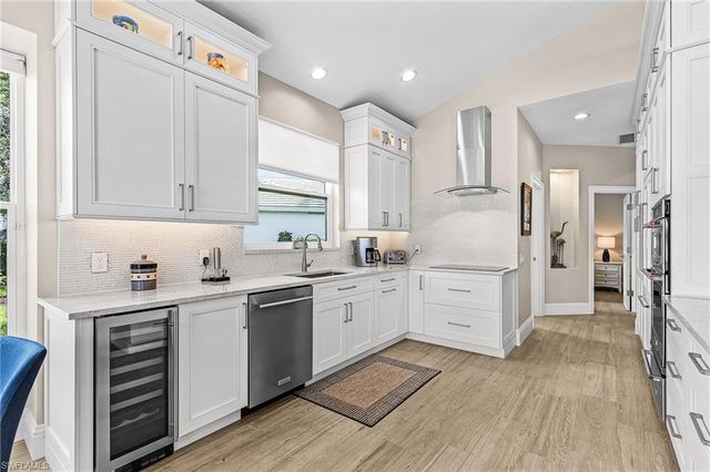 1799 Langford LN, Naples, FL 34109