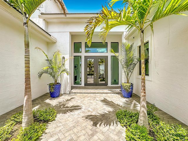 8596 SW Felicita Way, Port St. Lucie, FL 34987