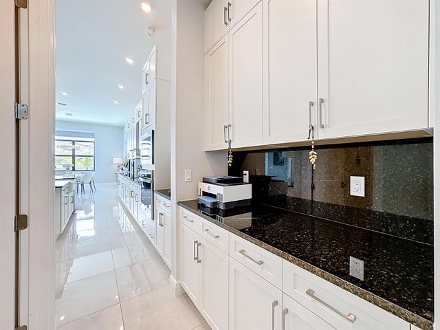 8596 SW Felicita Way, Port St. Lucie, FL 34987