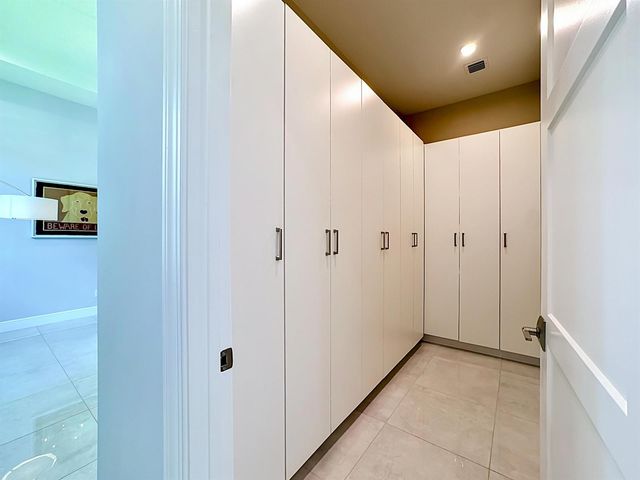 8596 SW Felicita Way, Port St. Lucie, FL 34987