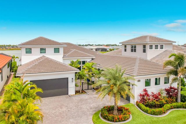 8596 SW Felicita Way, Port St. Lucie, FL 34987