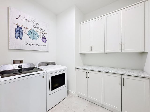 8596 SW Felicita Way, Port St. Lucie, FL 34987