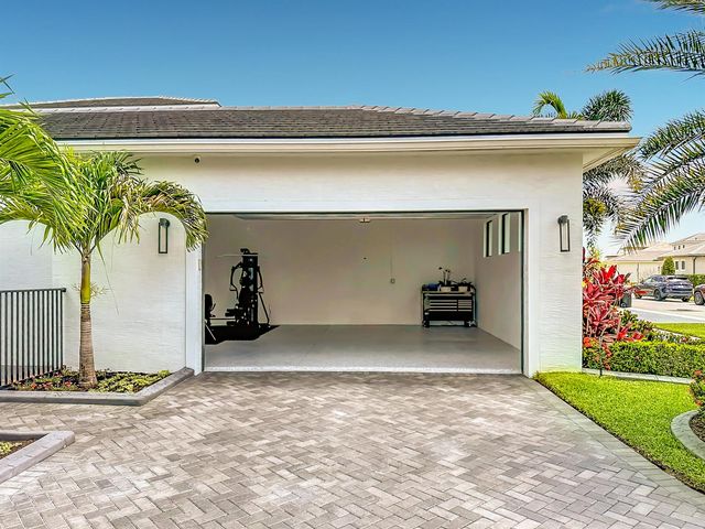 8596 SW Felicita Way, Port St. Lucie, FL 34987