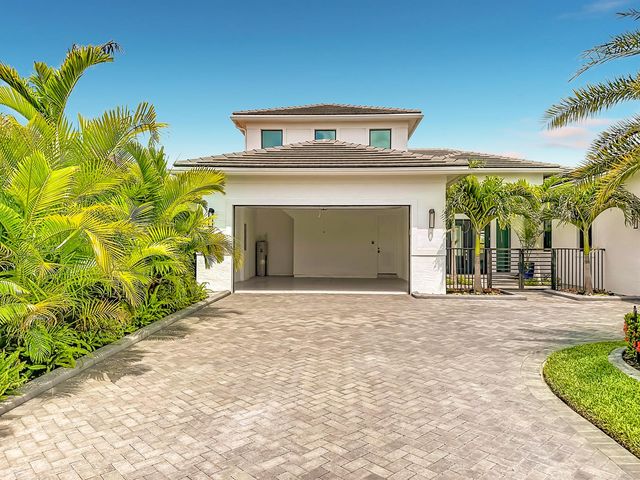 8596 SW Felicita Way, Port St. Lucie, FL 34987