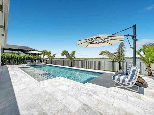 8596 SW Felicita Way, Port St. Lucie, FL 34987