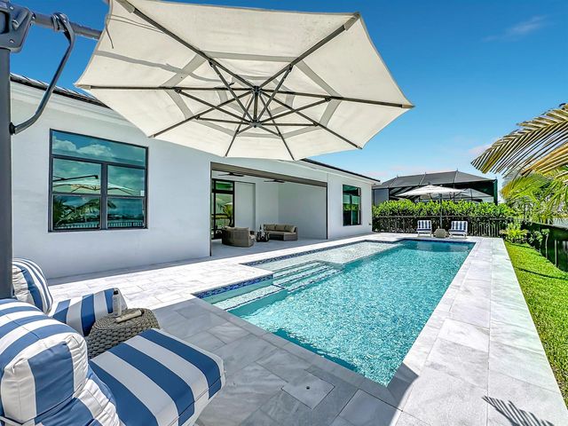 8596 SW Felicita Way, Port St. Lucie, FL 34987