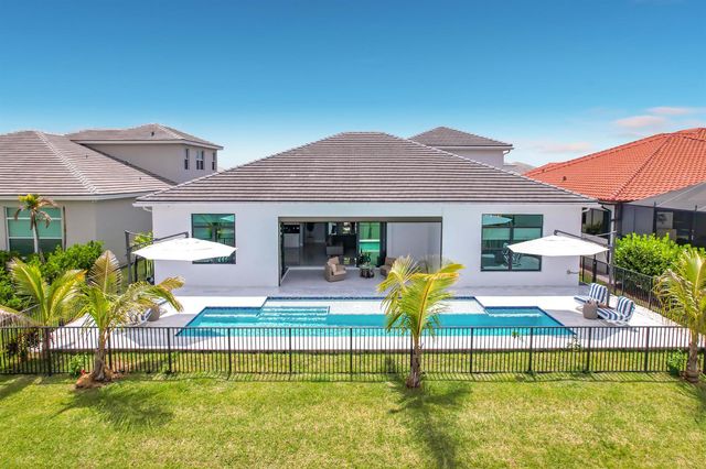 8596 SW Felicita Way, Port St. Lucie, FL 34987