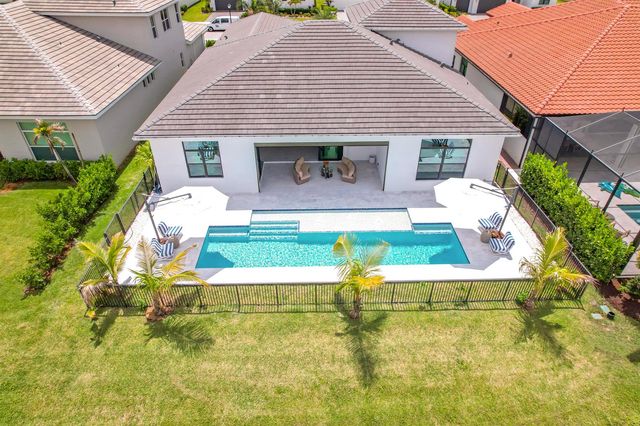 8596 SW Felicita Way, Port St. Lucie, FL 34987