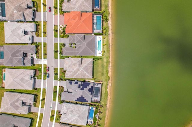 8596 SW Felicita Way, Port St. Lucie, FL 34987