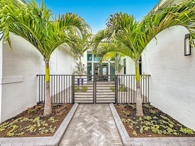8596 SW Felicita Way, Port St. Lucie, FL 34987