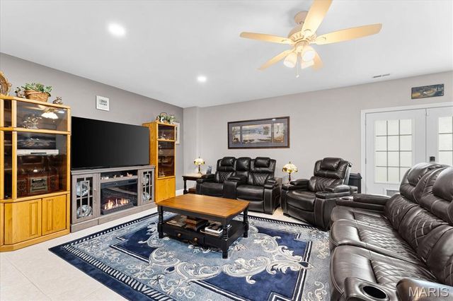286 RED CLOVER Circle, O'fallon, IL 62269